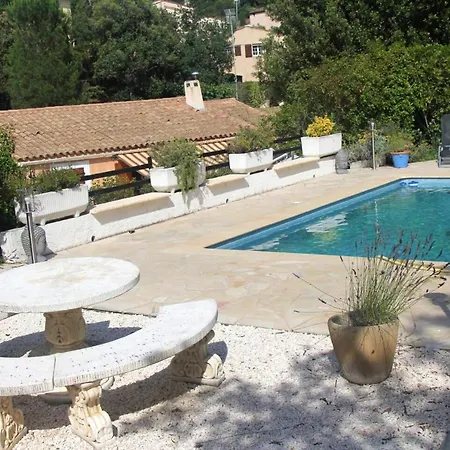 Elegante A Saint-raphael Avec Piscine Partagee Saint-Raphaël
