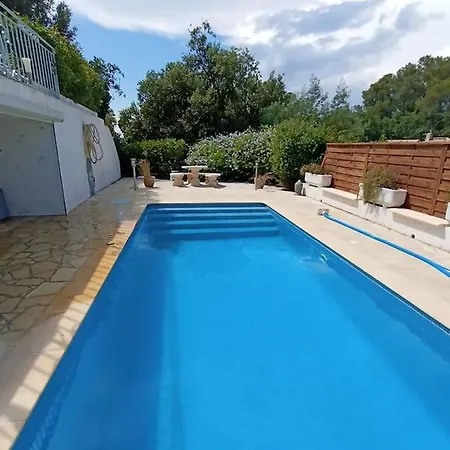 De 8 Avec Piscine Partagee Jardin Clos Et Wifi A Raphael Saint-Raphaël