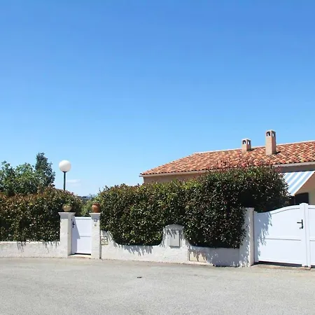 Villa De 8 Avec Piscine Partagee Jardin Clos Et Wifi A Raphael Saint-Raphaël